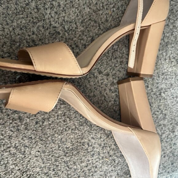 VINCE CAMUTO TAN BLOCK HEEL DRESS SANDAL HEELS SZ 10.5 M - Picture 2 of 6